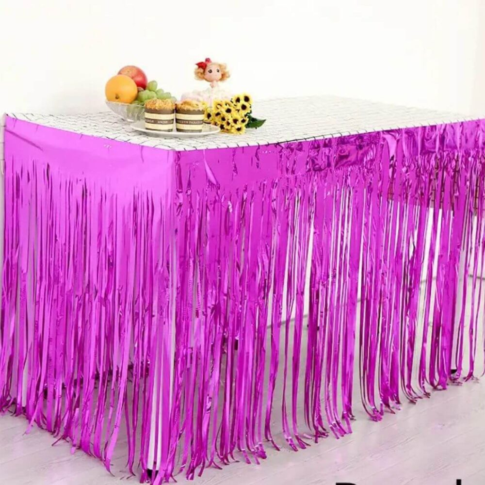 חצאית פרנזים לשולחן בצבע ורוד פוקסיה