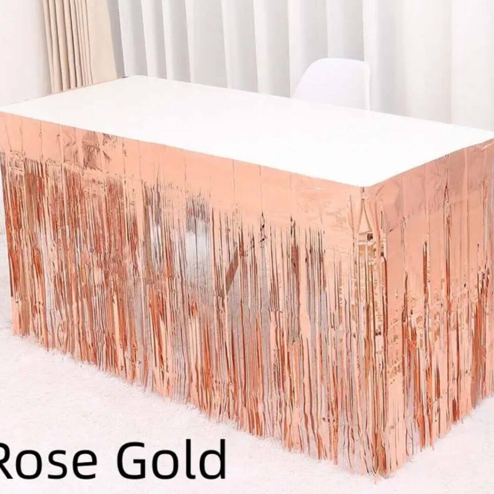 חצאית פרנזים לשולחן בצבע רוז גולד