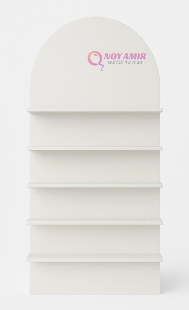 קיר מעוגל עם מדפים מחומר PVC