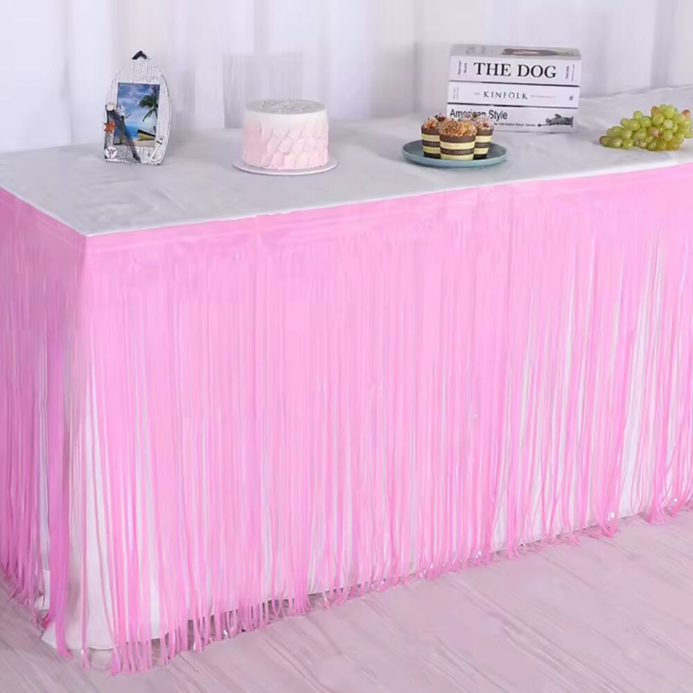 חצאית פרנזים לשולחן בצבע ורוד