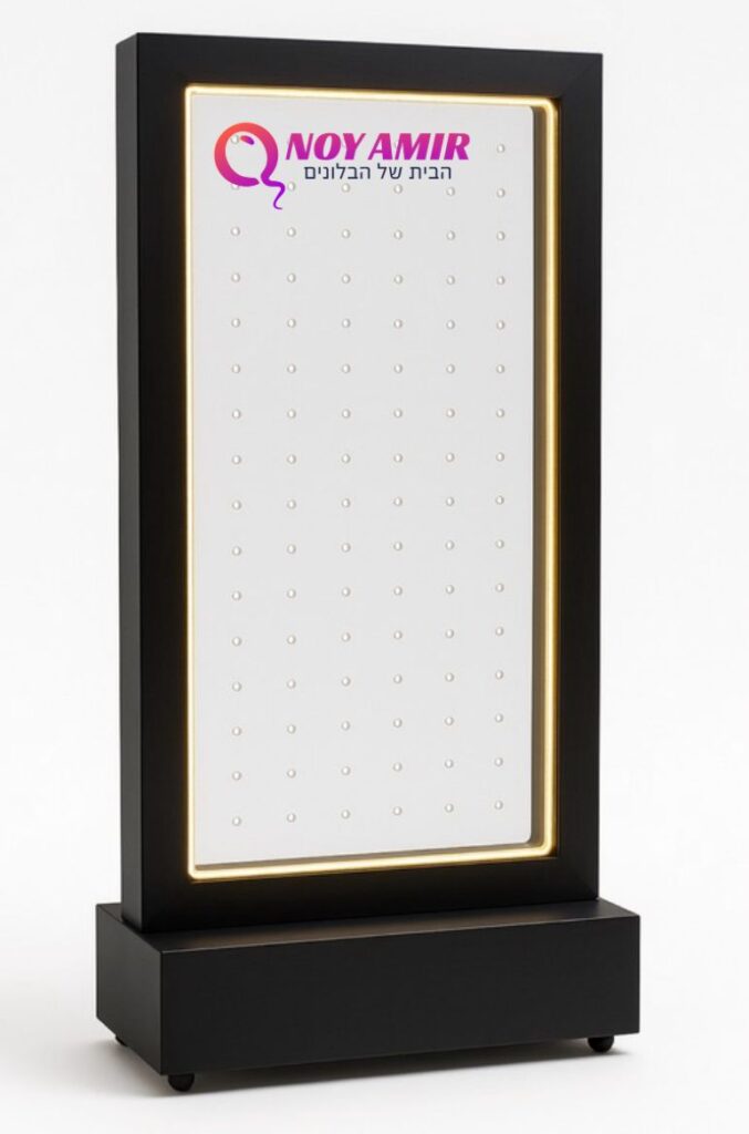 קיר משקפיים עם תאורת לד