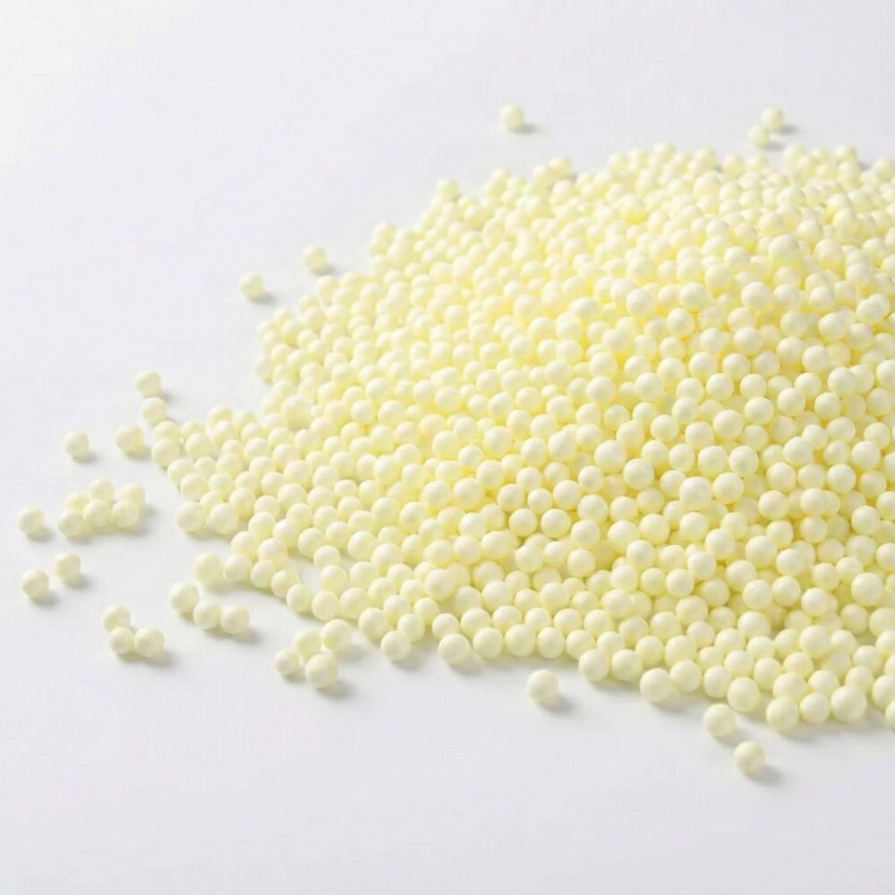 כדורי קלקר קטנים בצבע שמנת בננה